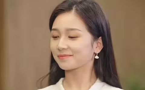 红薯当彩礼，迎娶百亿女总裁（我把红薯卖了十个亿）海报